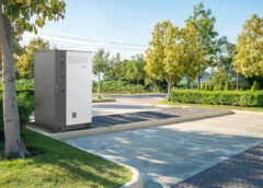 Schneider Electric представя Boost Pro – нов стандарт в съхранението и управлението на енергия за търговски и индустриални обекти